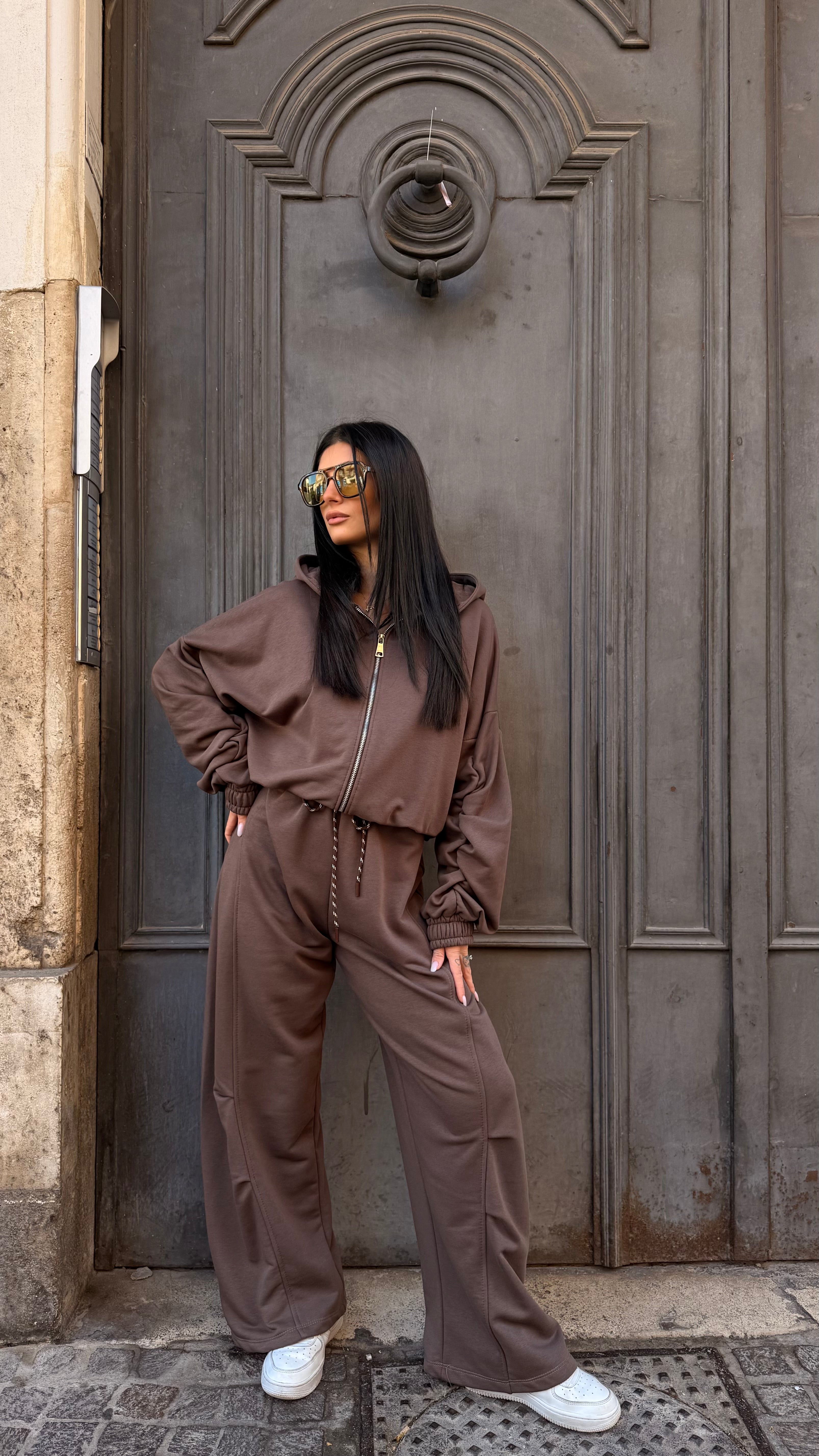 Tuta Marrone Sportiva