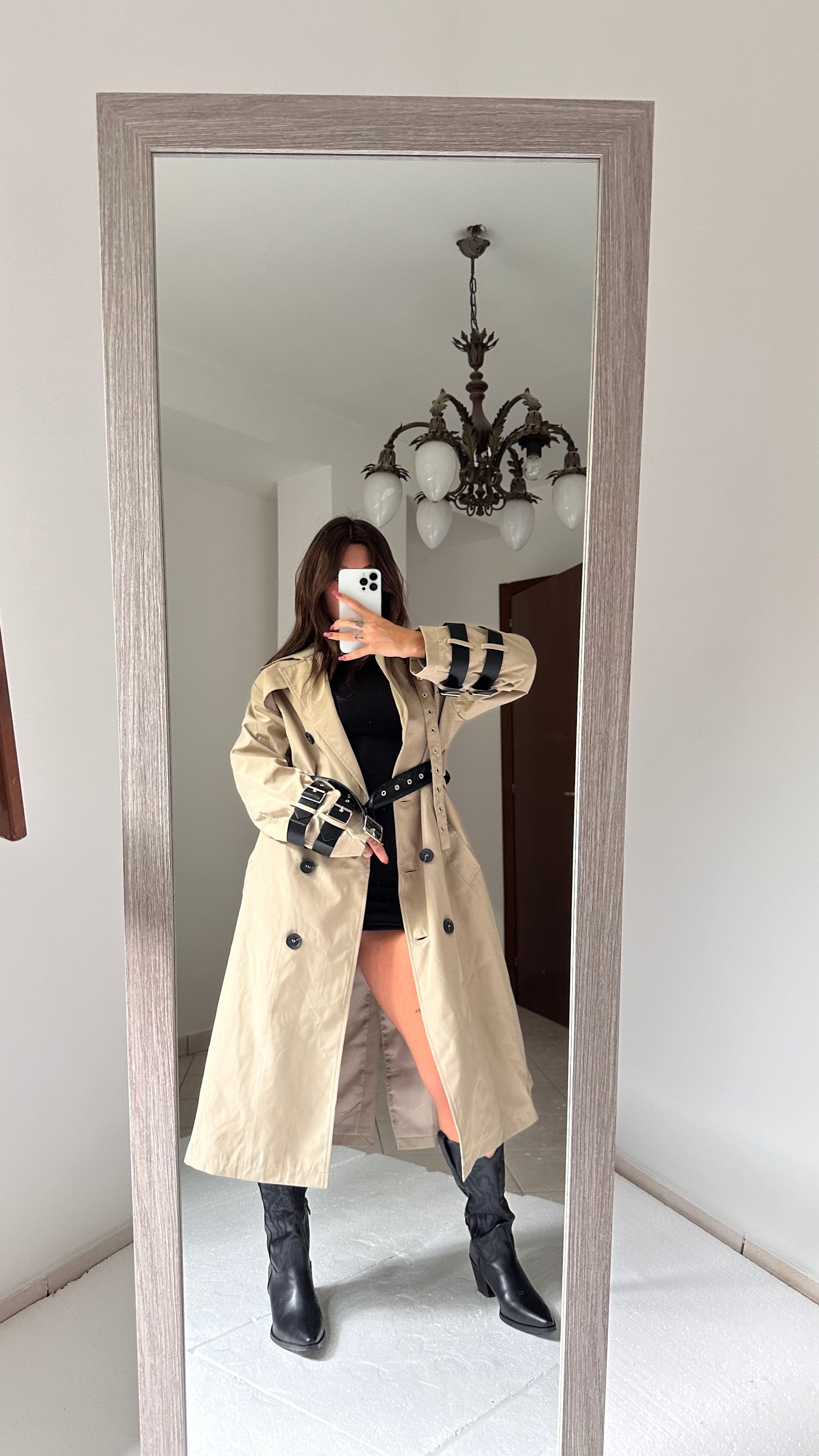 Trench sabbia con fibbie