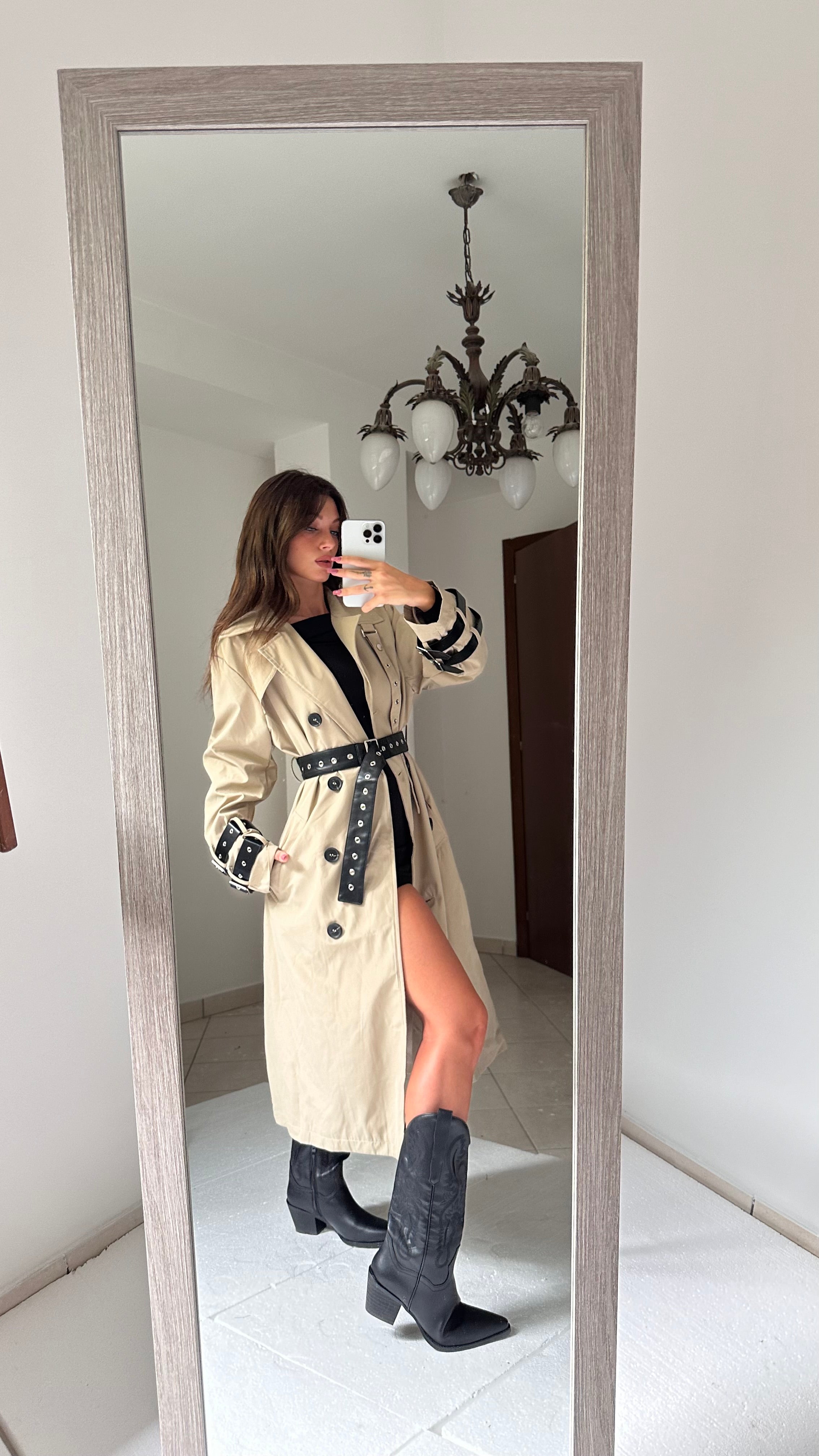 Trench sabbia con fibbie